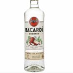 Butelka rumu Bacardi na białym tle.
